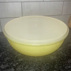 26 cup yellow vintage Tupperware bowl. This is in good condition for age.